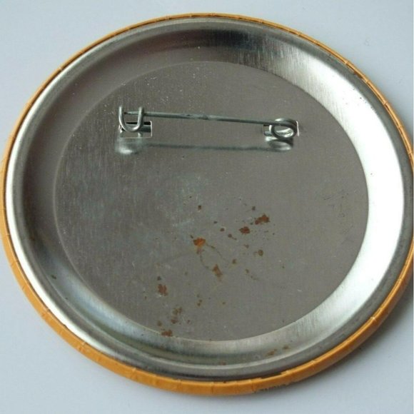 Disney Button Pin  - Castaway Ray's Stingray Adventure Conservation Fund - DCL - Picture 4 of 4